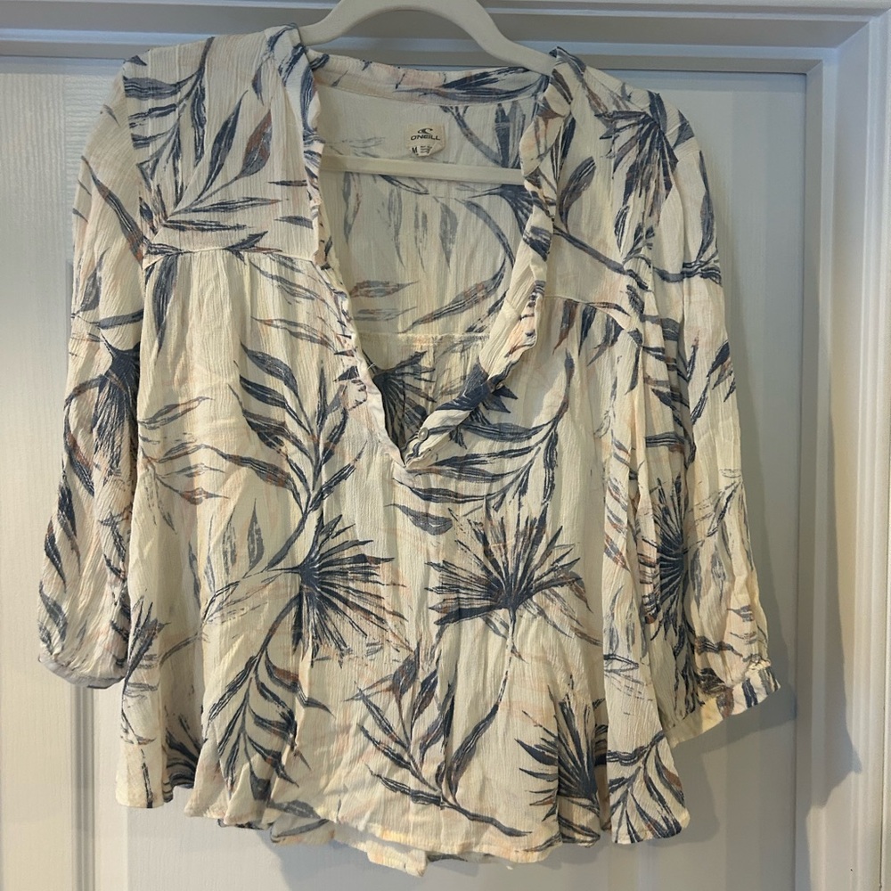 ONEIL Elegant Leaf Print Blouse in Cream and Blue